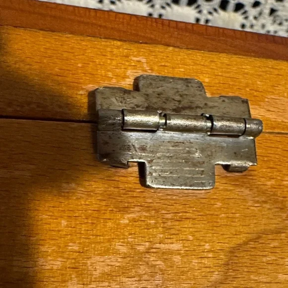 Hand-Carved Wooden Keepsake Box with Dovetail Corners, Scenic Inlay and Mirror - Picture 8 of 16